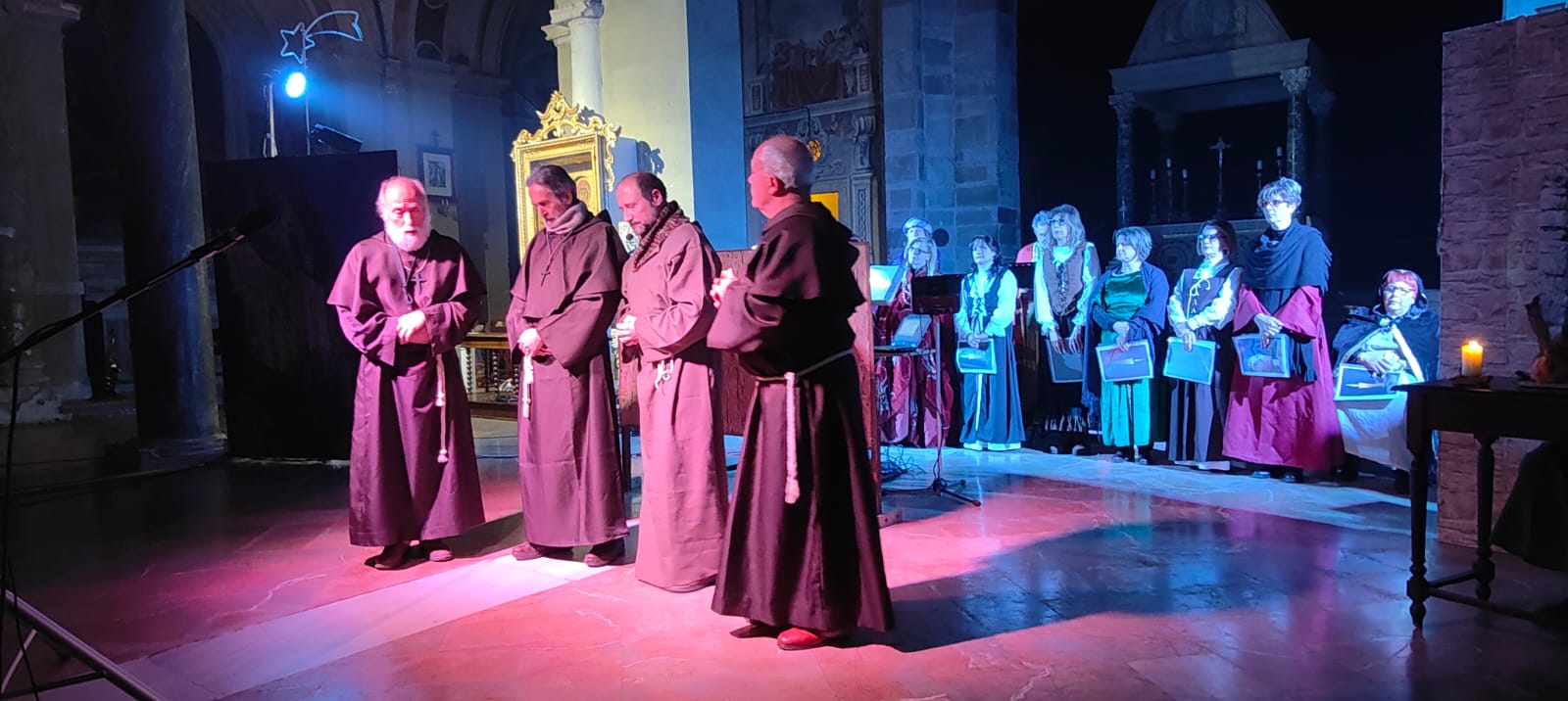 "Il Presepe di Francesco" entra nell'Abbazia benedettina grazie al Coro "Parola di Vita"!
